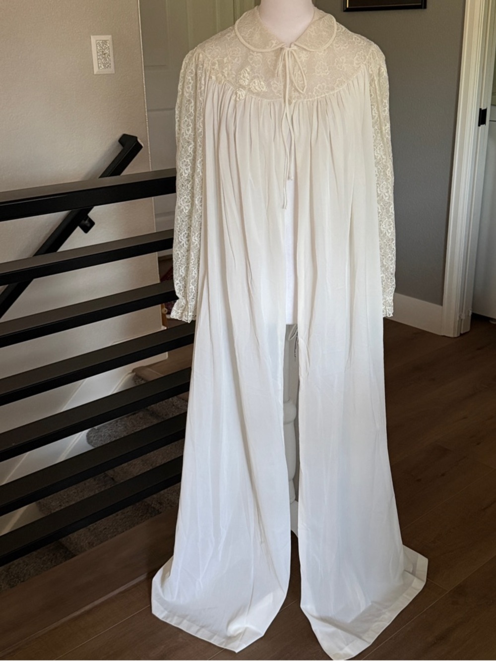 Vintage Unique Rare Double Layer Ivory Lingerie Peignoir Robe Nightgown OS